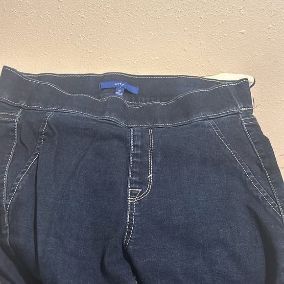 Women’s size 10 Skinny jeans - Picture 2 of 2
